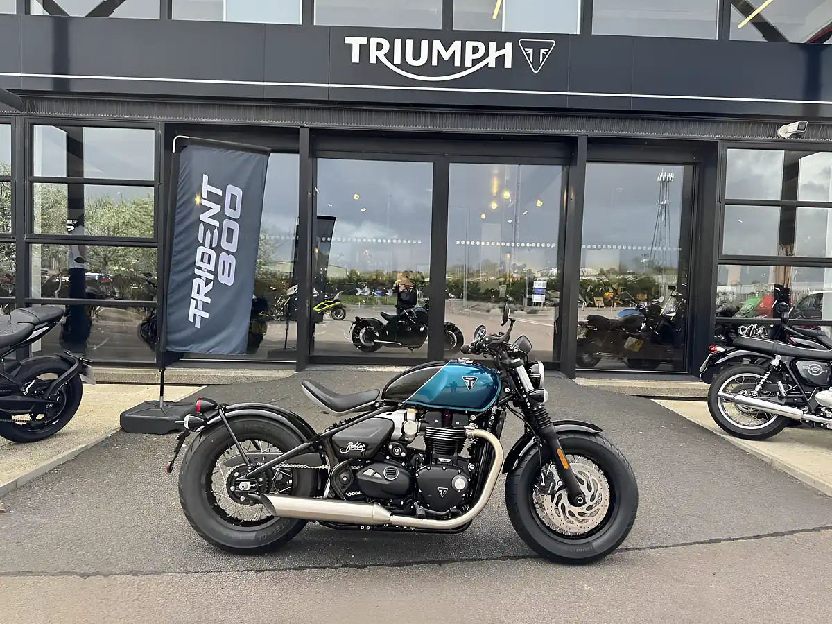 Used Triumph Bobber Interstellar Blue - Front View