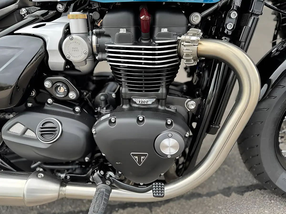 Used Triumph Bobber Interstellar Blue - Interior and Exterior details 15