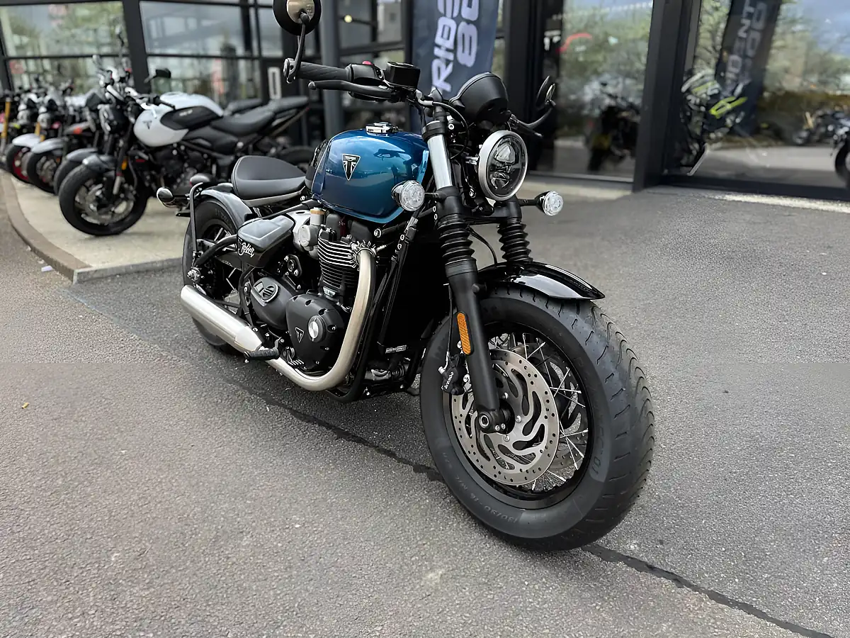 Used Triumph Bobber Interstellar Blue - Interior and Exterior details 4