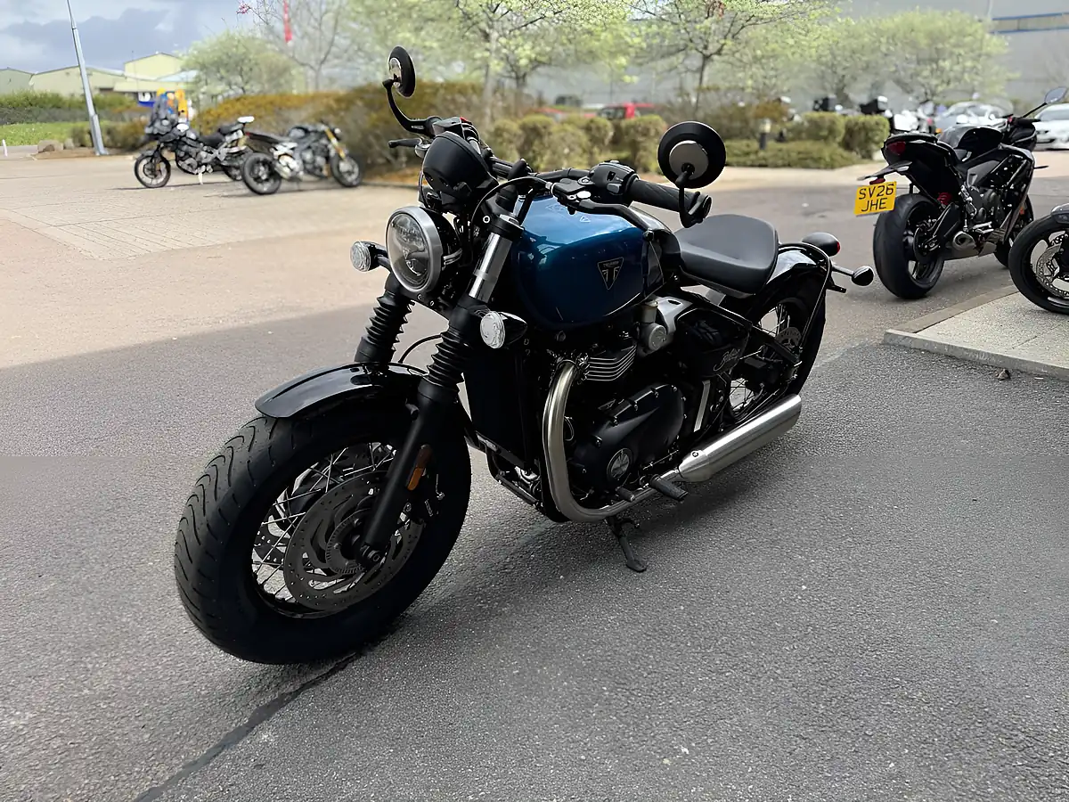 Used Triumph Bobber Interstellar Blue - Interior and Exterior details 6