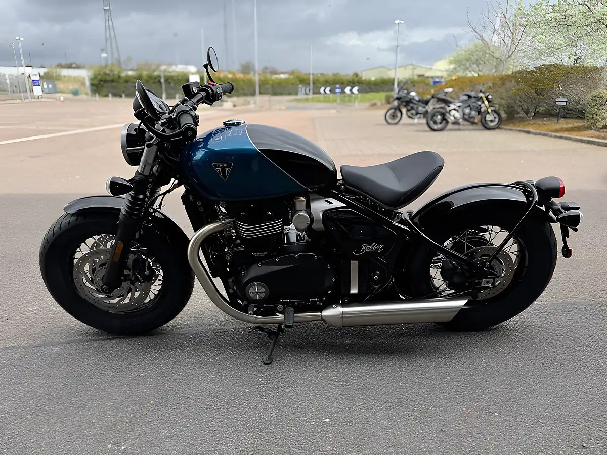Used Triumph Bobber Interstellar Blue - Interior and Exterior details 7