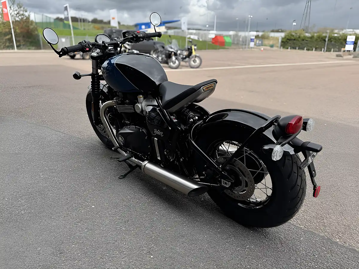 Used Triumph Bobber Interstellar Blue - Interior and Exterior details 8