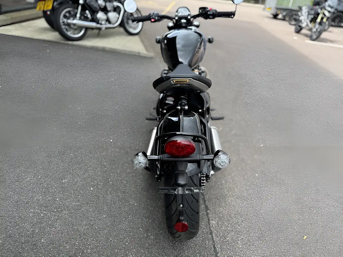 Used Triumph Bobber Interstellar Blue - Interior and Exterior details 9