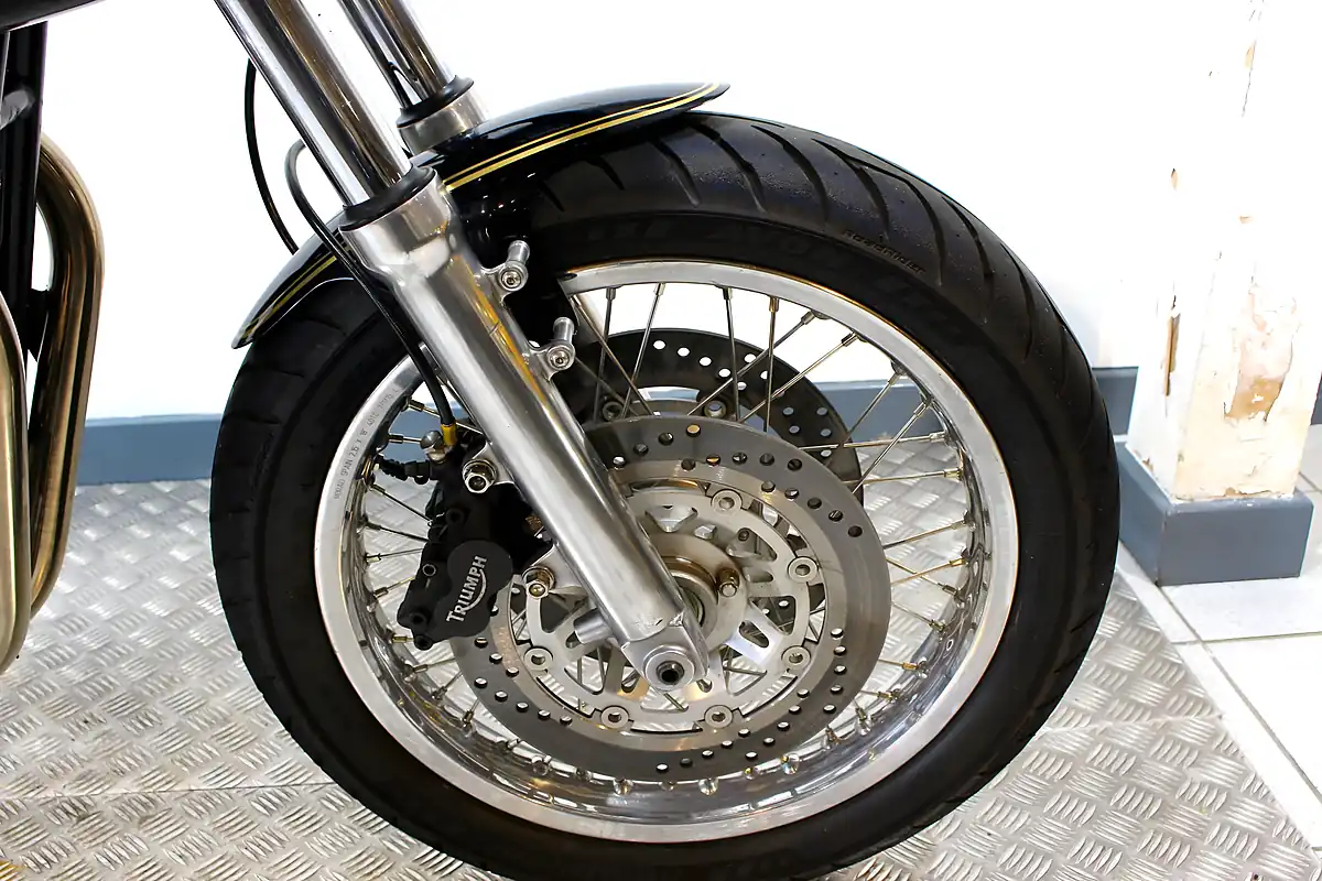 Used Triumph Bonneville Nre Hyde Harrier Black - Interior and Exterior details 5