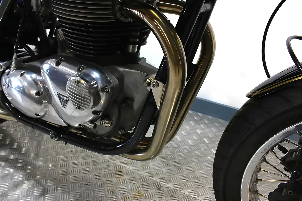 Used Triumph Bonneville Nre Hyde Harrier Black - Interior and Exterior details 9
