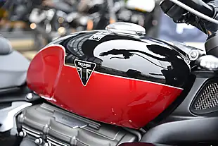 Used Triumph Rocket 3 Storm GT Sapphire Black/Carni - Interior and Exterior details 14