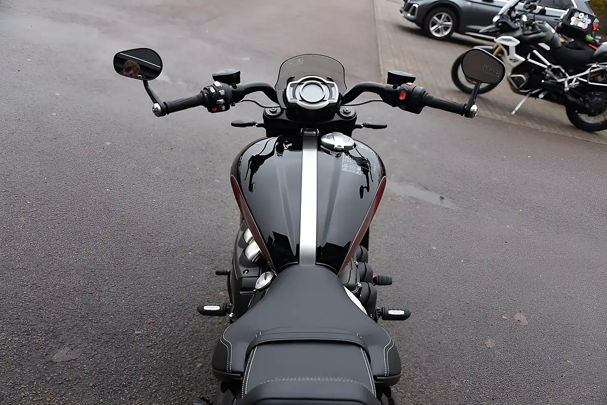 Used Triumph Rocket 3 Storm GT Sapphire Black/Carni - Interior and Exterior details 6
