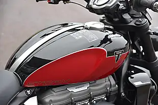 Used Triumph Rocket 3 Storm GT Sapphire Black/Carni - Interior and Exterior details 7