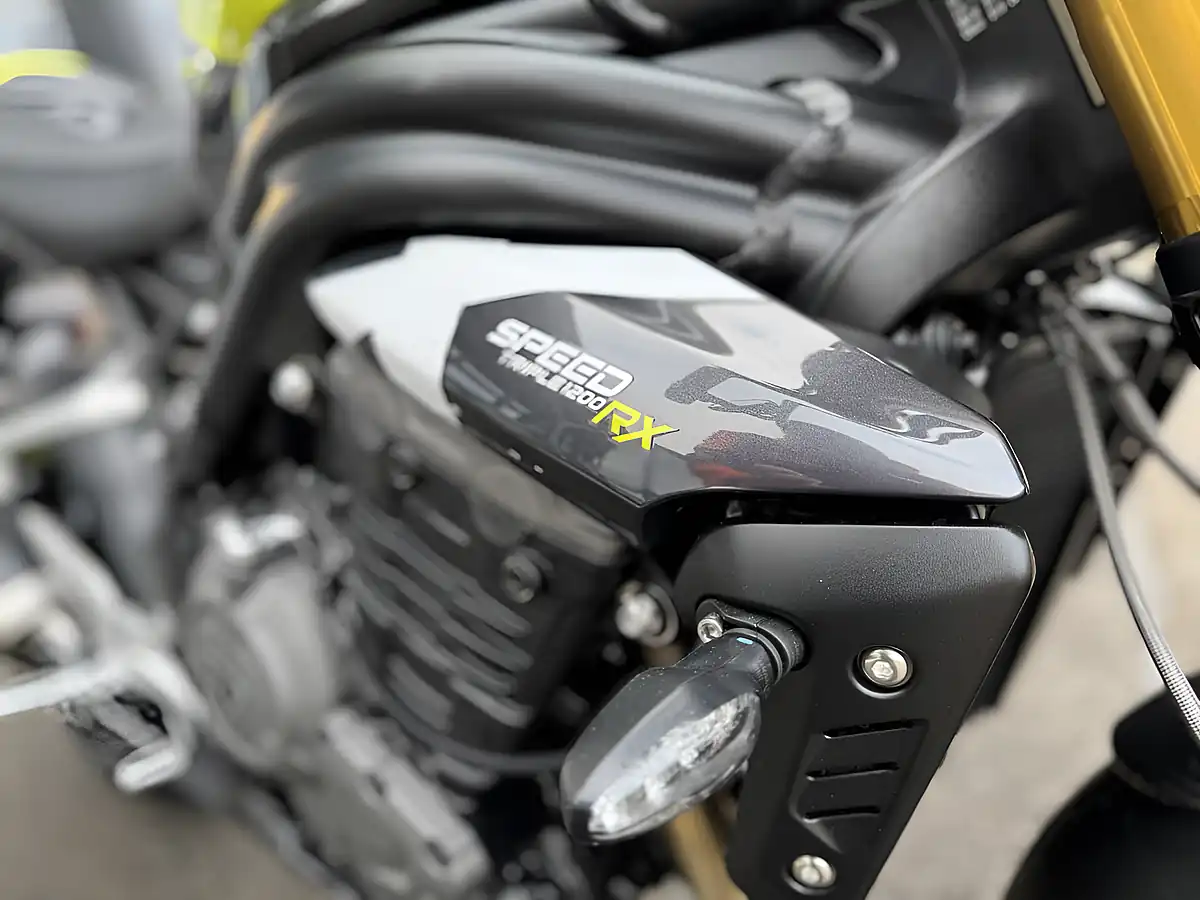 Used Triumph Speed Triple Rx Triumph Performance - Interior and Exterior details 10