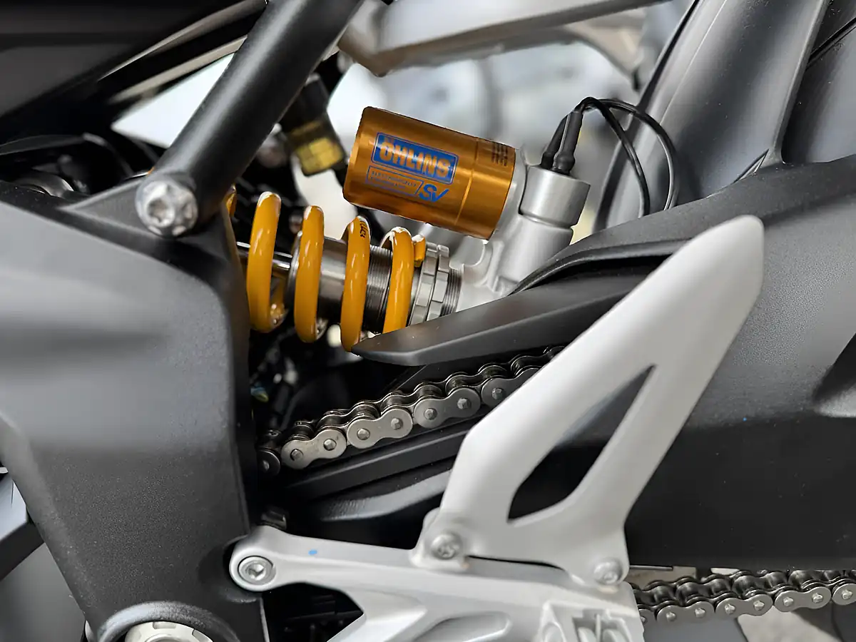 Used Triumph Speed Triple Rx Triumph Performance - Interior and Exterior details 14