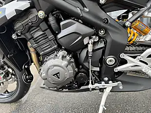 Used Triumph Speed Triple Rx Triumph Performance - Interior and Exterior details 15