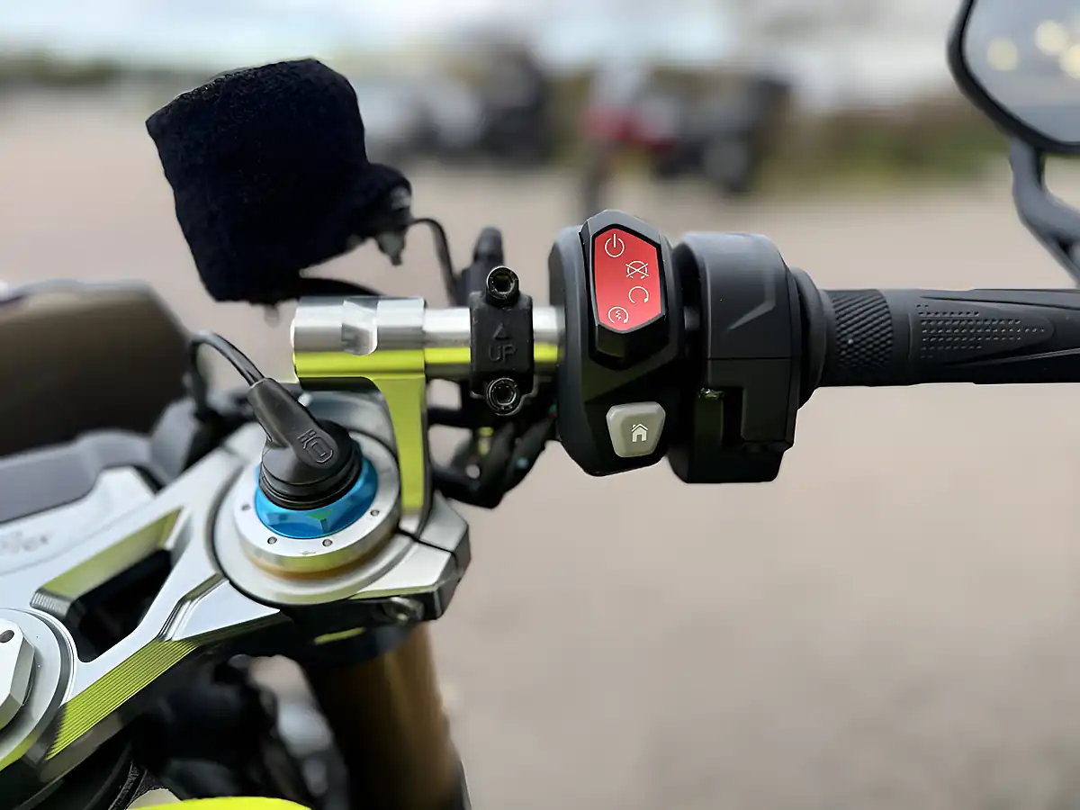 Used Triumph Speed Triple Rx Triumph Performance - Interior and Exterior details 19