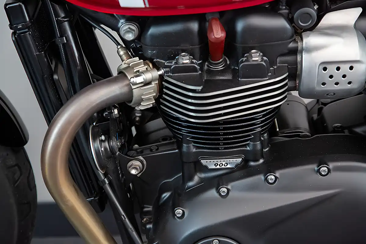 Used Triumph Street Twin Red - Interior and Exterior details 4