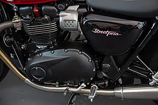 Used Triumph Street Twin Red - Interior and Exterior details 7