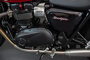 Used Triumph Street Twin Red - Interior and Exterior details 8
