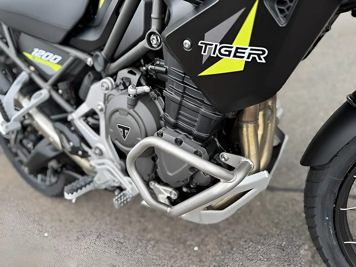 Used Triumph Tiger 1200 Desert Crystal White - Interior and Exterior details 13