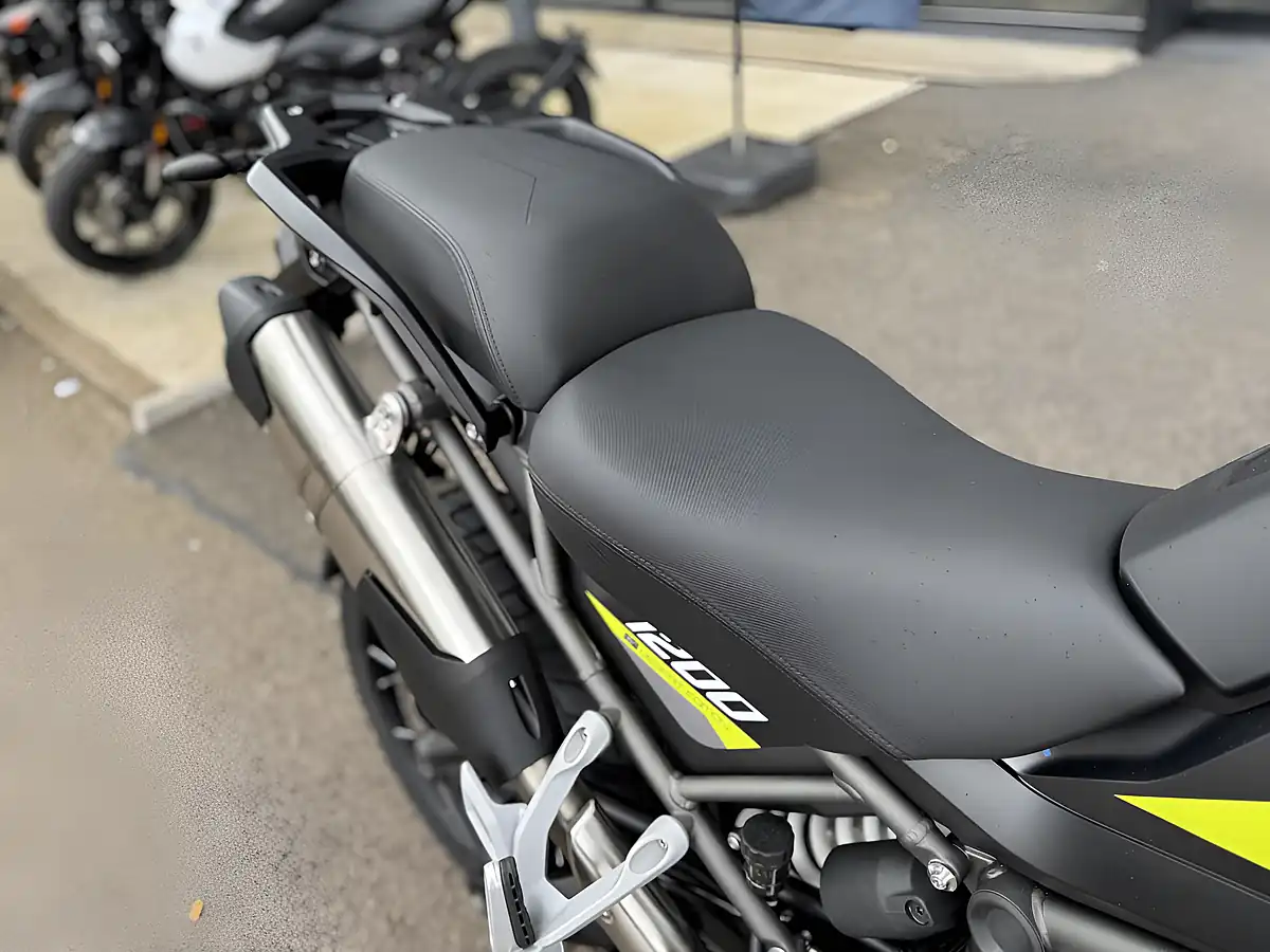 Used Triumph Tiger 1200 Desert Crystal White - Interior and Exterior details 14