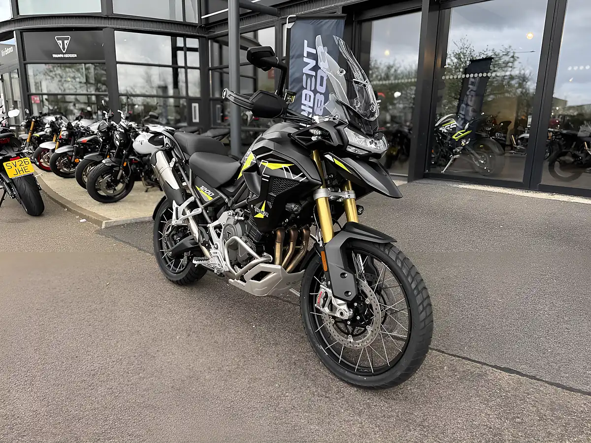Used Triumph Tiger 1200 Desert Crystal White - Interior and Exterior details 4