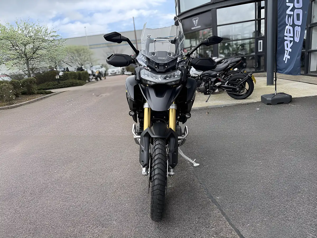 Used Triumph Tiger 1200 Desert Crystal White - Interior and Exterior details 5