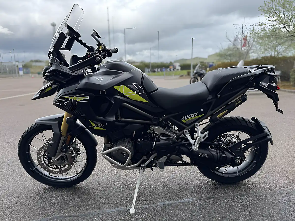 Used Triumph Tiger 1200 Desert Crystal White - Interior and Exterior details 7