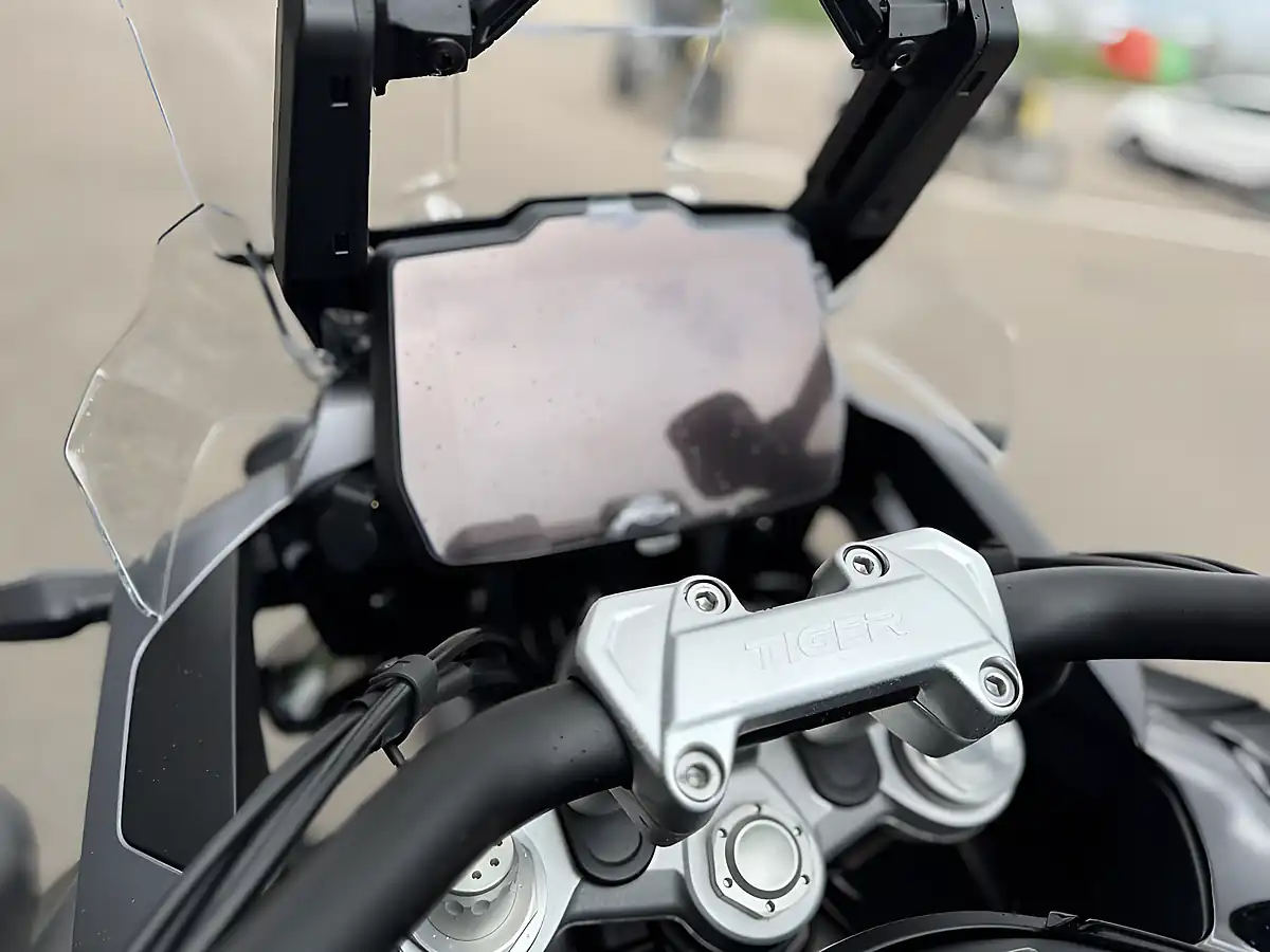 Used Triumph Tiger 1200 GT Explorer Sapphire Black - Interior and Exterior details 12