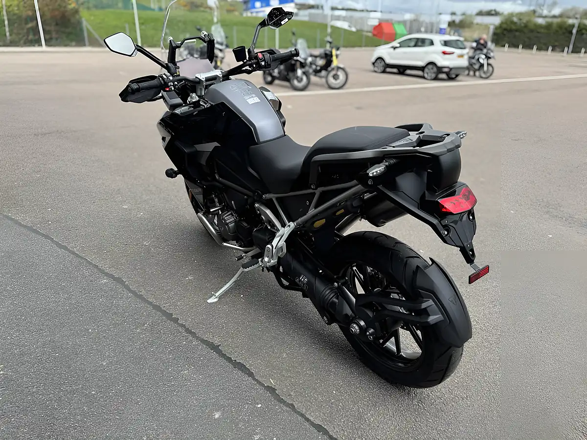 Used Triumph Tiger 1200 GT Explorer Sapphire Black - Interior and Exterior details 8
