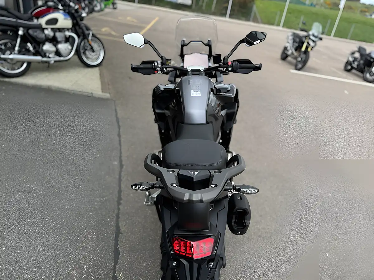 Used Triumph Tiger 1200 GT Explorer Sapphire Black - Interior and Exterior details 9