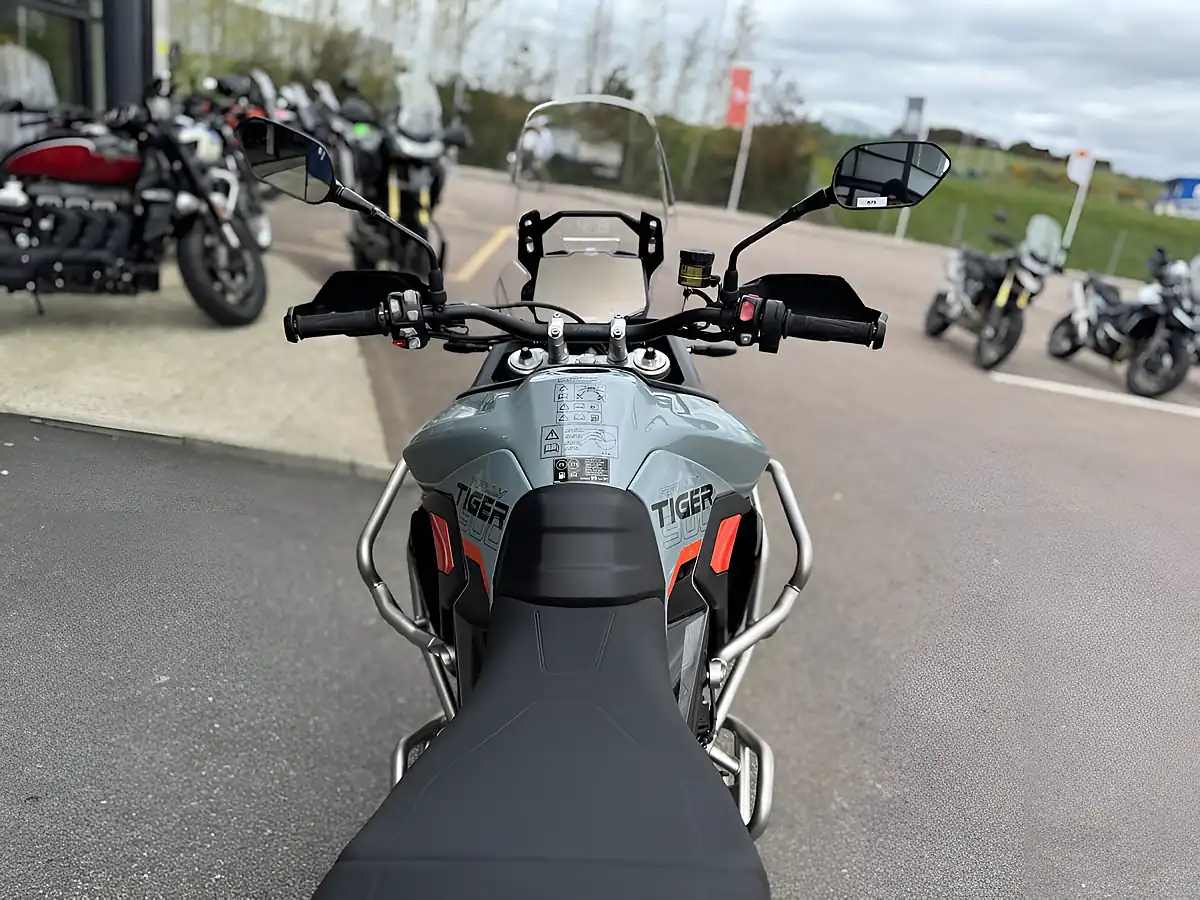Used Triumph Tiger 900 Desert Urban Grey - Interior and Exterior details 10