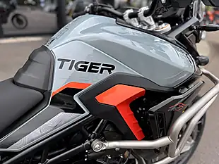 Used Triumph Tiger 900 Desert Urban Grey - Interior and Exterior details 12