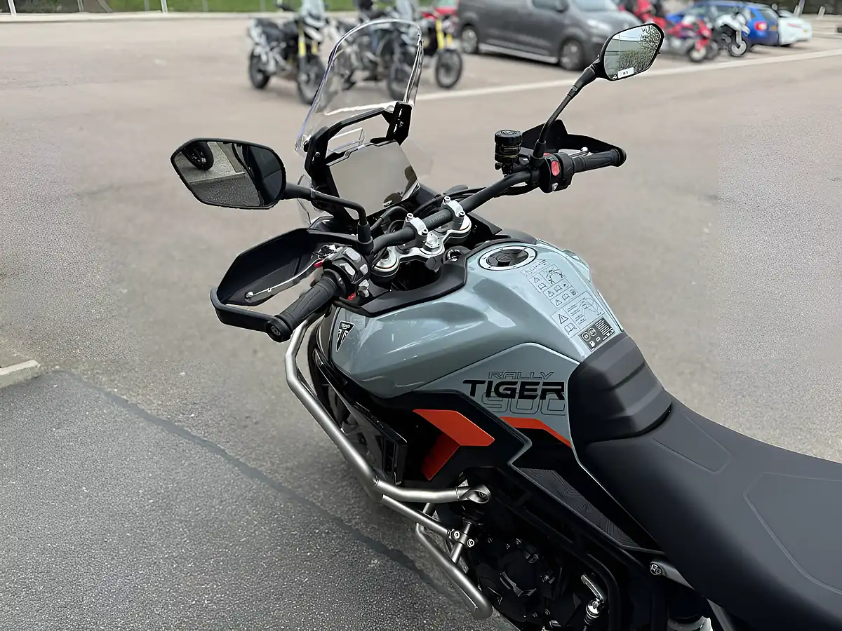 Used Triumph Tiger 900 Desert Urban Grey - Interior and Exterior details 17