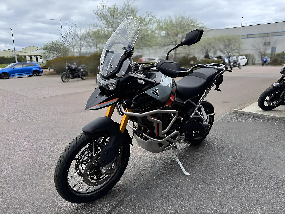 Used Triumph Tiger 900 Desert Urban Grey - Interior and Exterior details 6