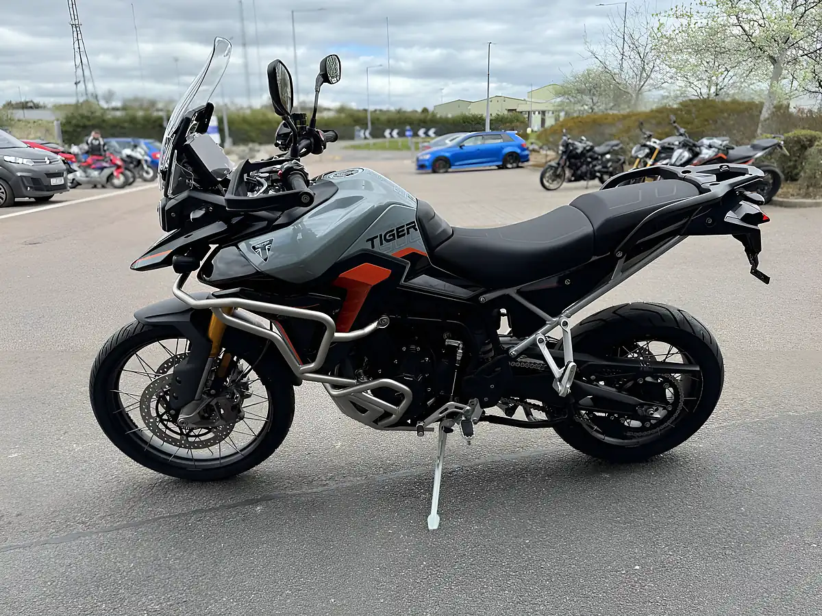 Used Triumph Tiger 900 Desert Urban Grey - Interior and Exterior details 7