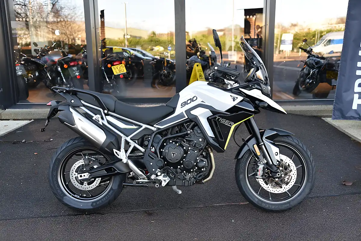 Used Triumph Tiger 900 GT Pro Snowdonia White/Sapp - Front View