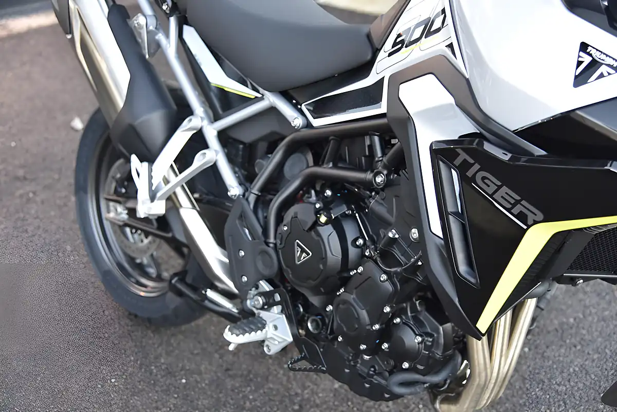 Used Triumph Tiger 900 GT Pro Snowdonia White/Sapp - Interior and Exterior details 13