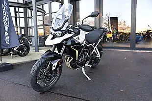 Used Triumph Tiger 900 GT Pro Snowdonia White/Sapp - Interior and Exterior details 19