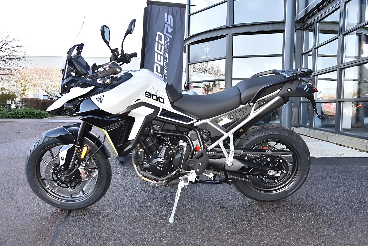Used Triumph Tiger 900 GT Pro Snowdonia White/Sapp - Interior and Exterior details 7