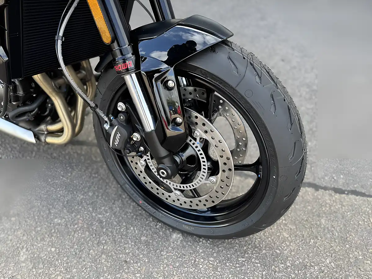 Used Triumph Trident 660 Stone Grey - Interior and Exterior details 11