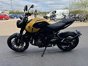 Used Triumph Trident 660 Stone Grey - Interior and Exterior details 6