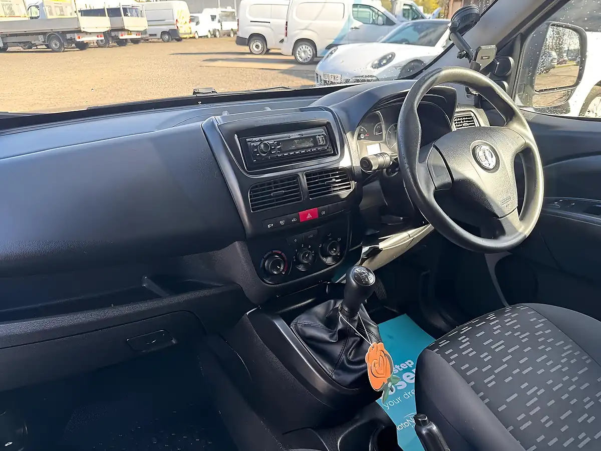 Used Vauxhall Combo Ecoflex - Interior and Exterior details 12