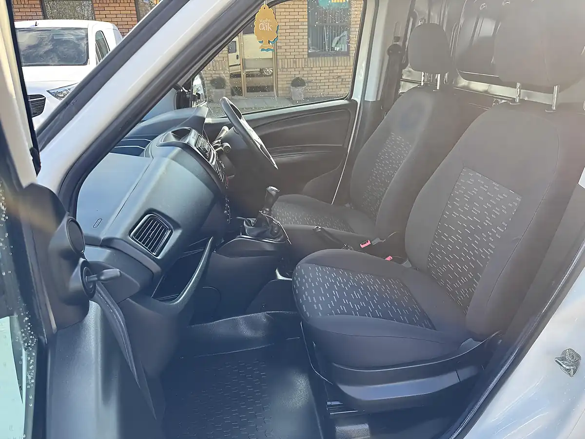 Used Vauxhall Combo Ecoflex - Interior and Exterior details 14