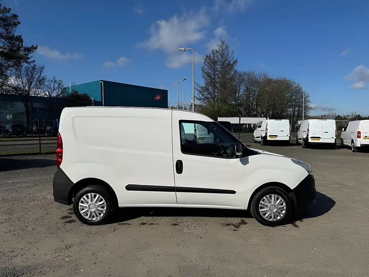 Used Vauxhall Combo Ecoflex - Interior and Exterior details 5
