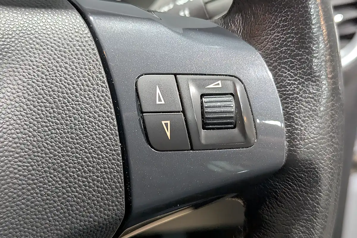 Used Vauxhall Corsa Se - Interior and Exterior details 15