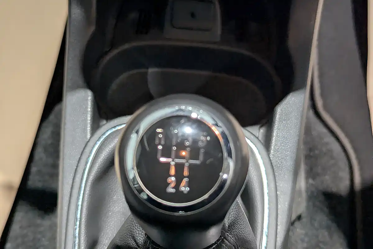 Used Vauxhall Corsa Se - Interior and Exterior details 19