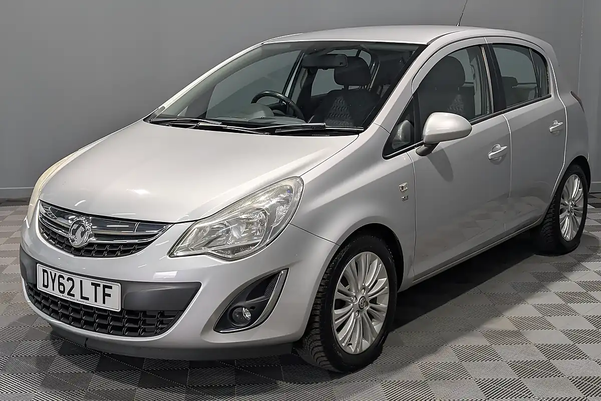 Used Vauxhall Corsa Se - Interior and Exterior details 4