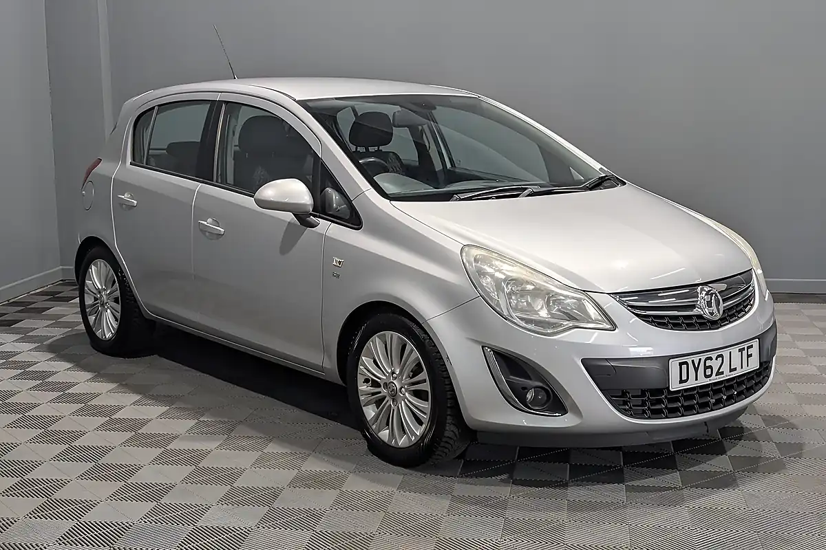 Used Vauxhall Corsa Se - Interior and Exterior details 6