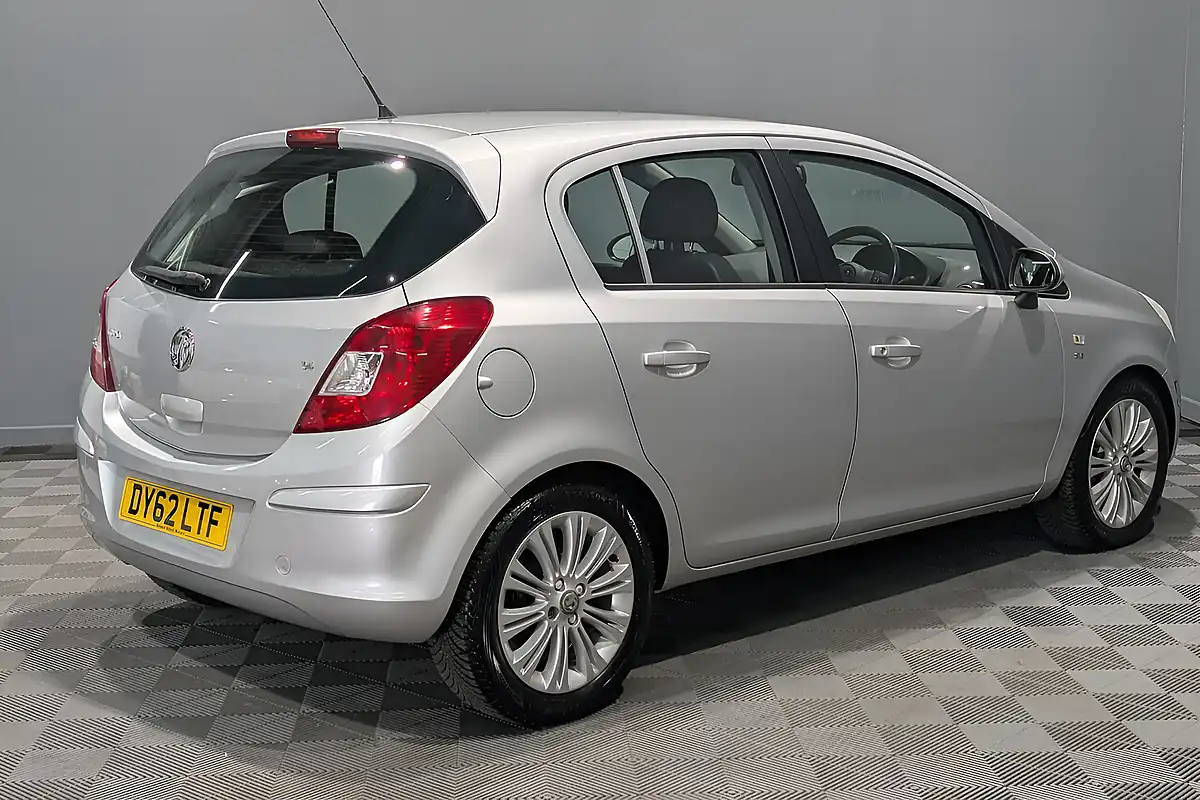 Used Vauxhall Corsa Se - Interior and Exterior details 7