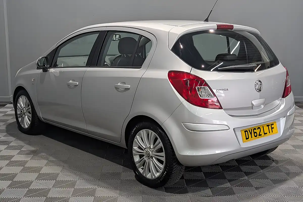 Used Vauxhall Corsa Se - Interior and Exterior details 9