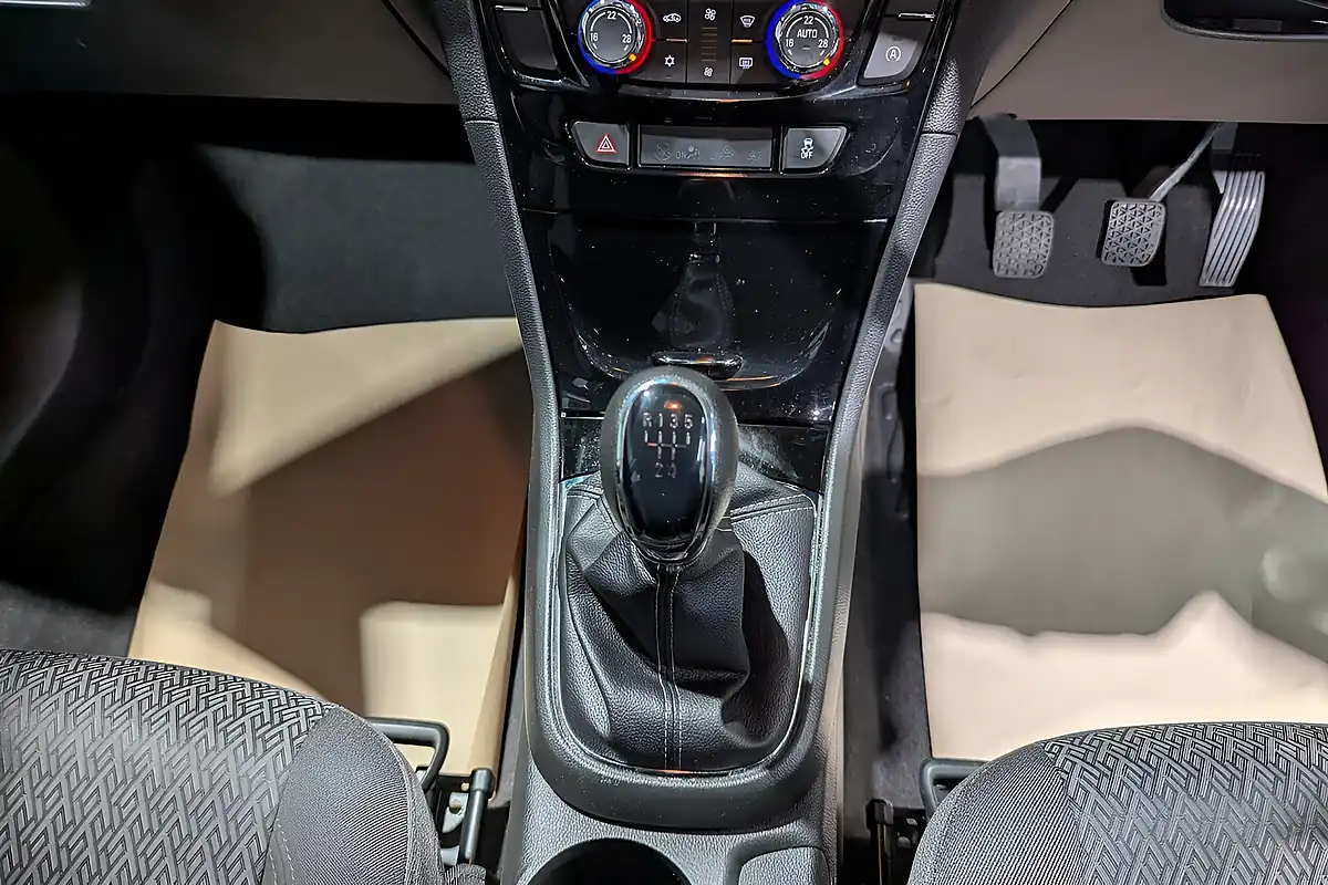 Used Vauxhall Mokka X Active - Interior and Exterior details 14