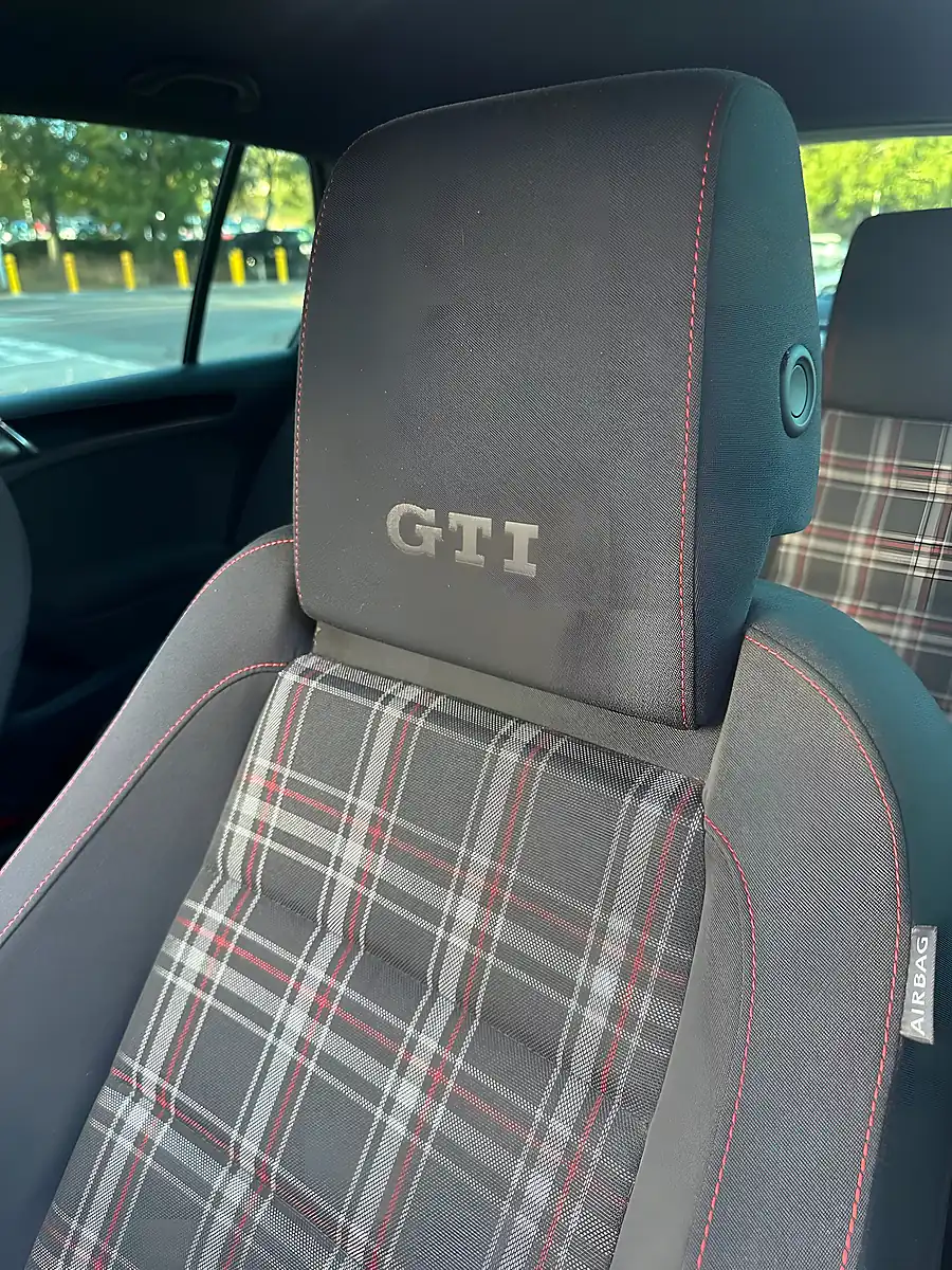 Used Volkswagen Golf GTI Black - Interior and Exterior details 15