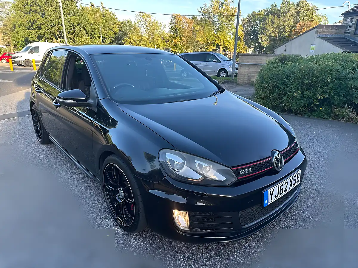 Used Volkswagen Golf GTI Black - Interior and Exterior details 18
